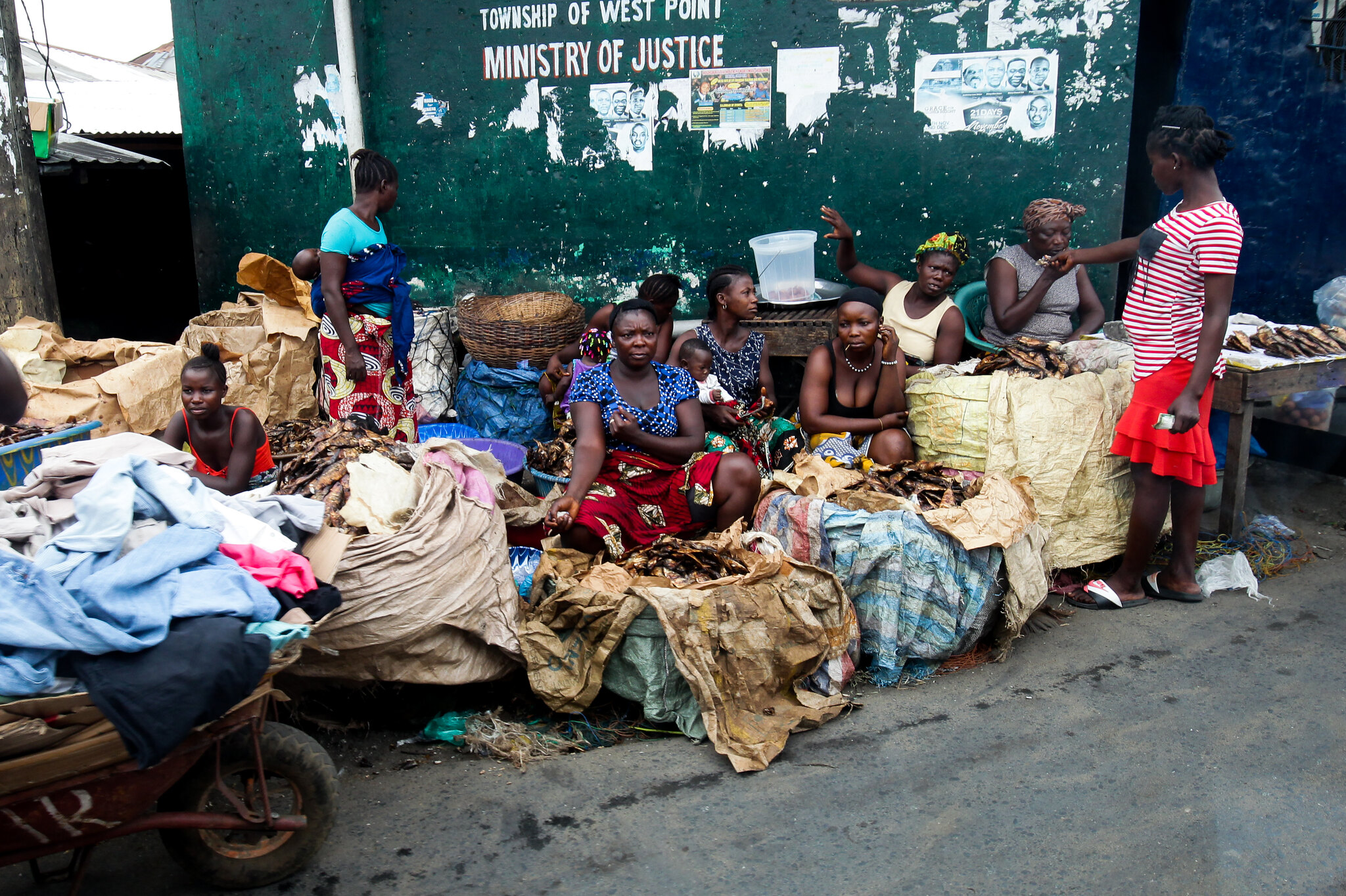 Liberia_Women_Streetview