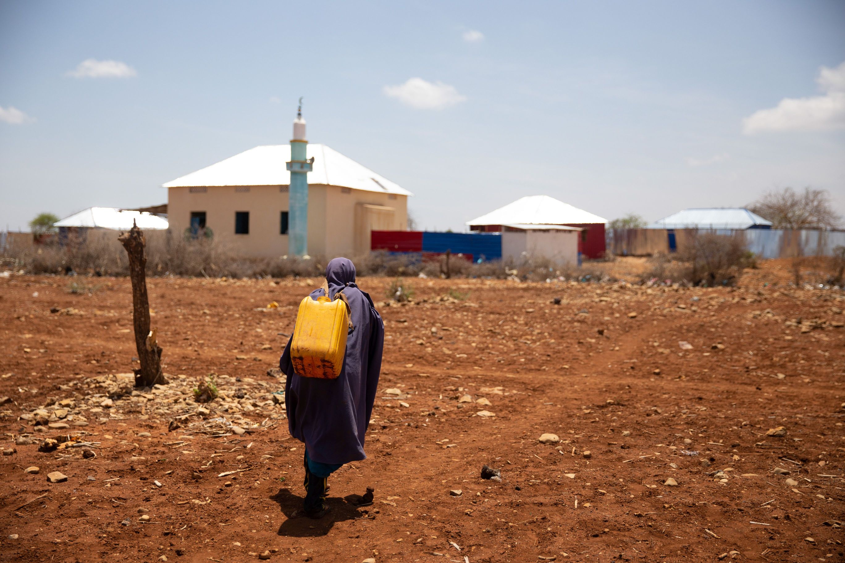 Women carrying water in Somalia