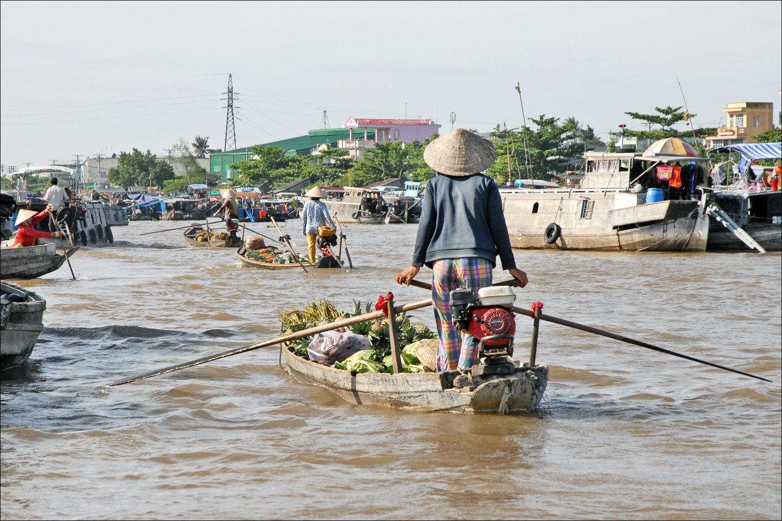 Floating market on the Mekong. Photo: Jean-Pierre Dalbéra, Wikimedia Commons