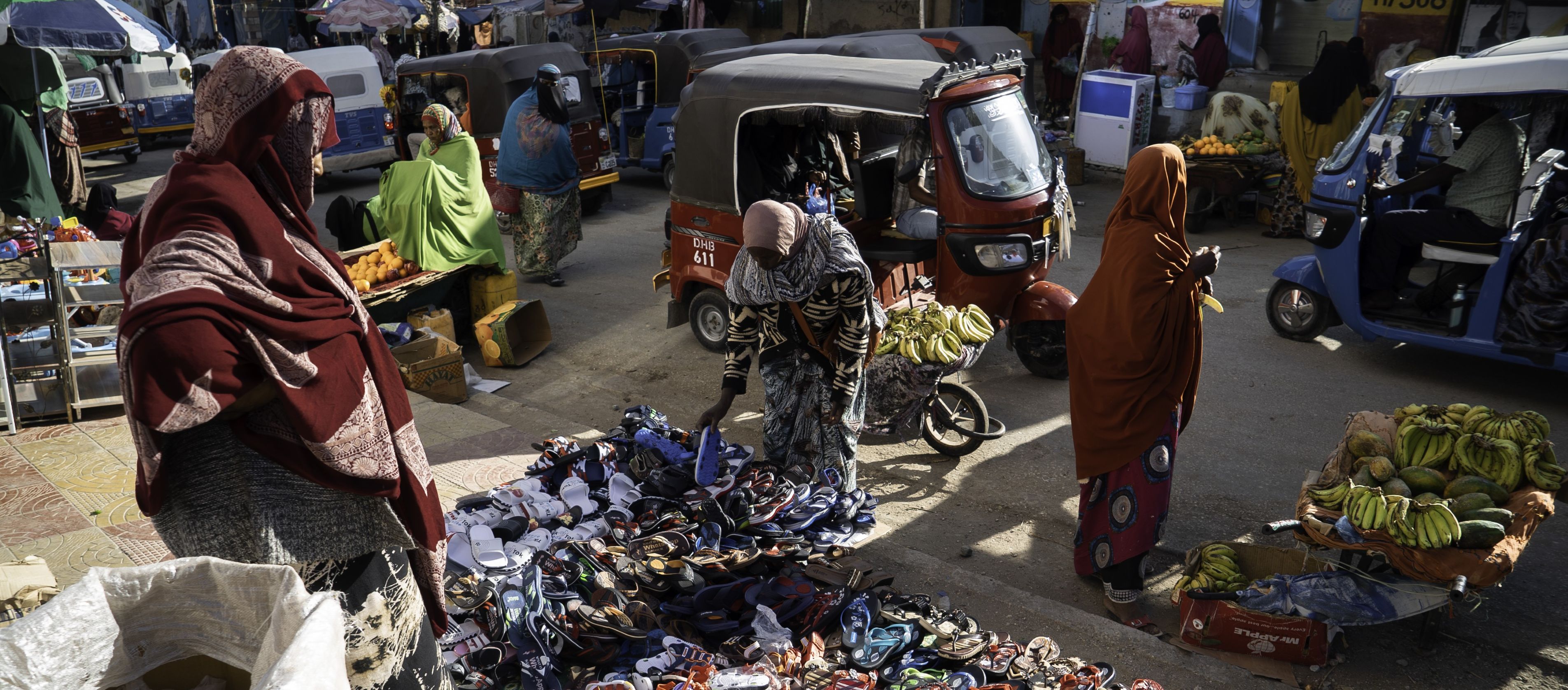 borama-shoes_market_2.jpg