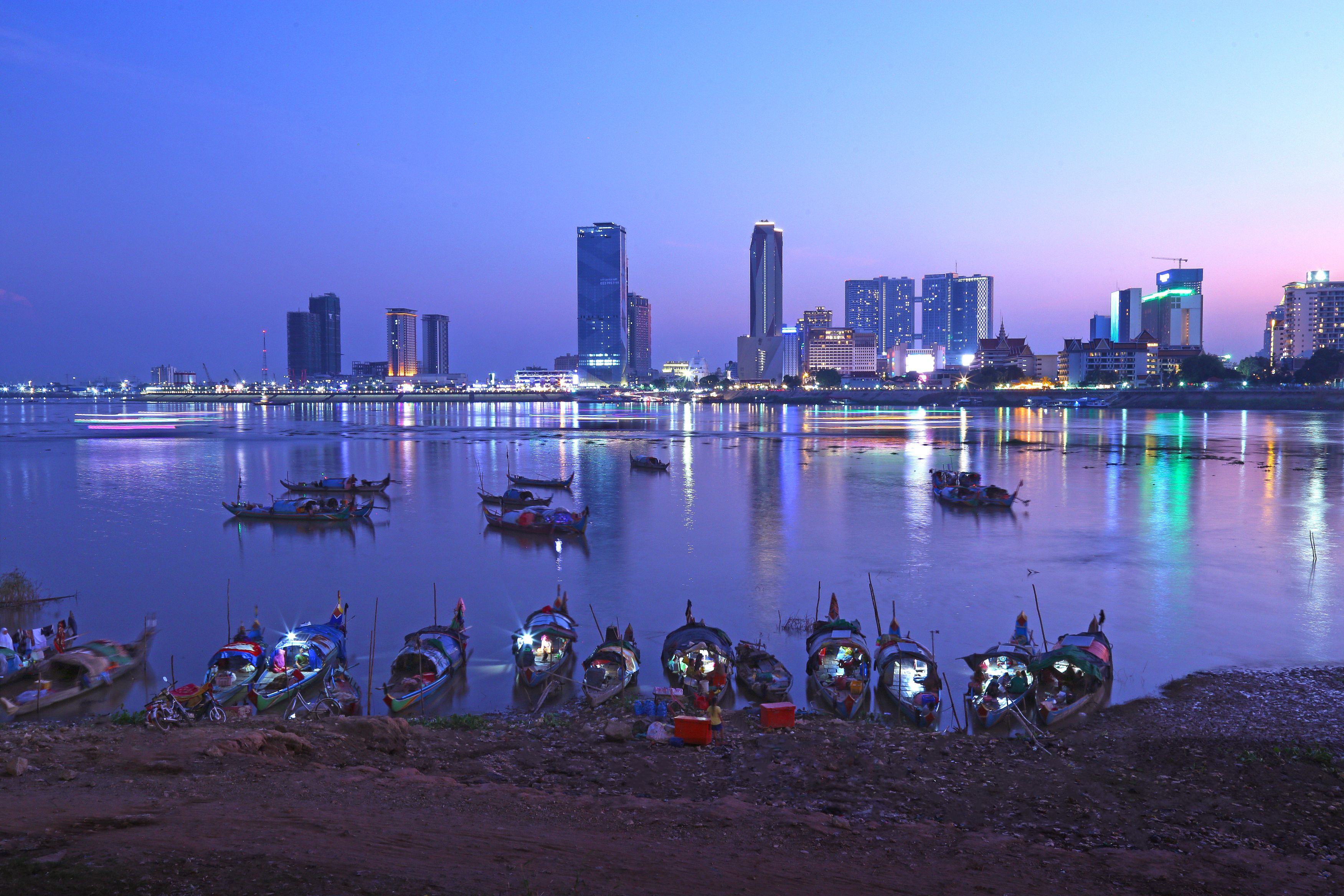 adobestock_509758935_phnom_penh_cambodia_at_dusk_jeremie_montessuis.jpg