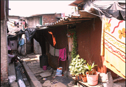 mumbai_slum_wb.gif