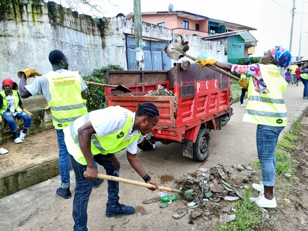 waste_disposal_campaign_in_monrovia_liberia_credit_federation_of_liberia_urban_poor_savers_folups waste_disposal_campaign_in_monrovia_liberia_credit_federation_of_liberia_urban_poor_savers_folups