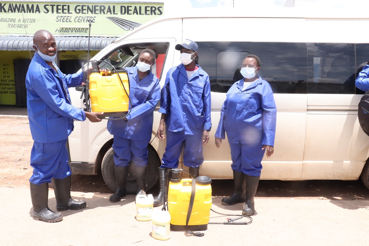The NGO People’s Process on Housing and Poverty in Zambia has supported local actors with work suits, face masks, gloves, sprayers, and disinfectants that are being used in the mobilization, fumigation and sensitization of communities.