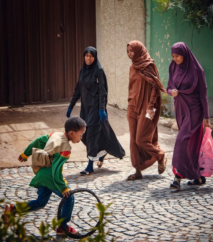 Adigrat Street, Tigray, Ethiopia © Rod Waddington (CC BY-SA 2.0)