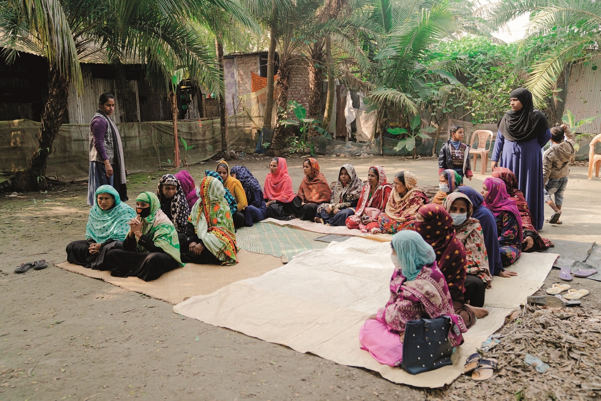women in Bangladesh f