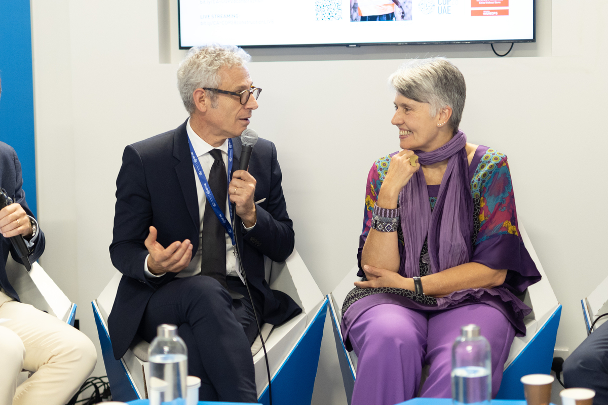 COP28 Sustainable Construction_Panelists_ Roberts and Sapoval . Photo: UNOPS COP28 Sustainable Construction_Panelists_ Roberts and Sapoval . Photo: UNOPS