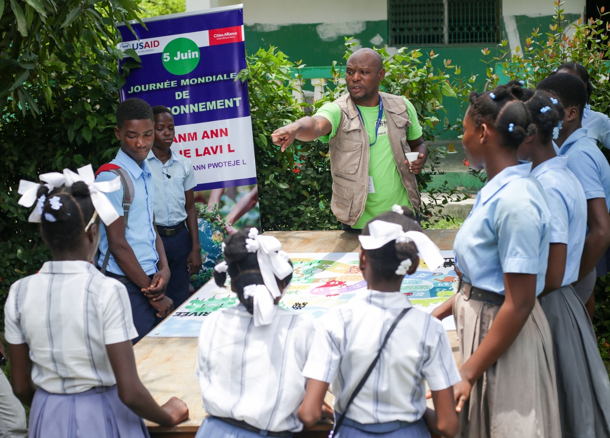 haiti-eleves-moniteur-citiesalliance.jpg haiti-eleves-moniteur-citiesalliance.jpg