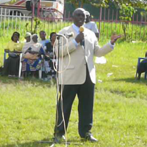 Mbarara_Mayor_WilsonTumwine_at the Mbarara Slum Federation_Launch.png