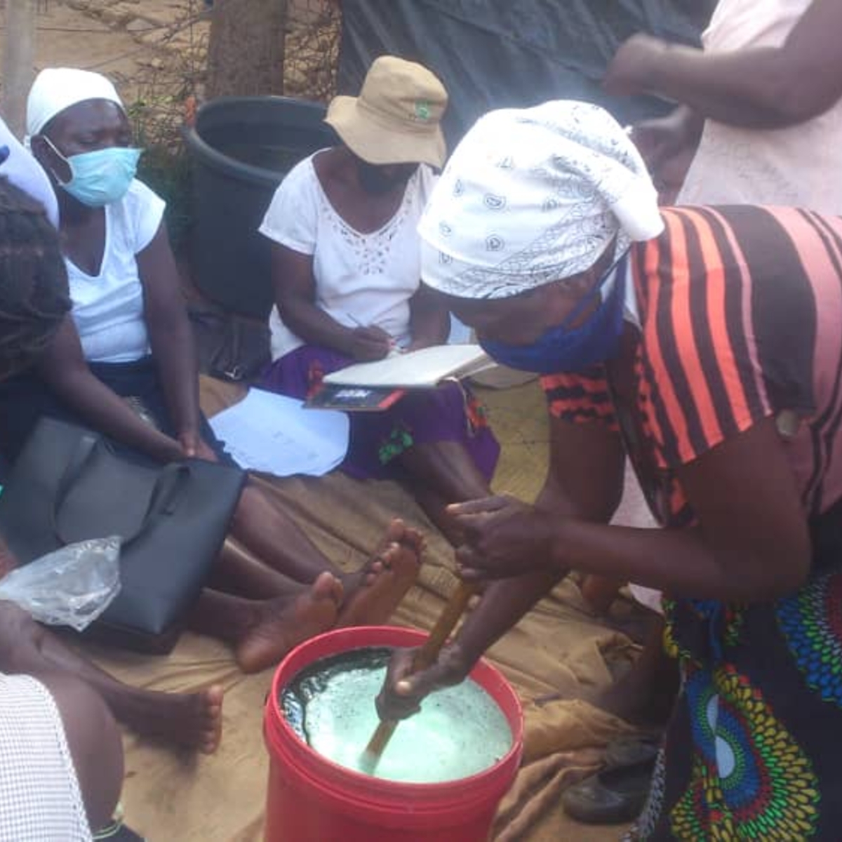Soap making training, Zimbabwe. Credit (Dialogue on Shelter for the Homeless Trust - Zimbabwe)