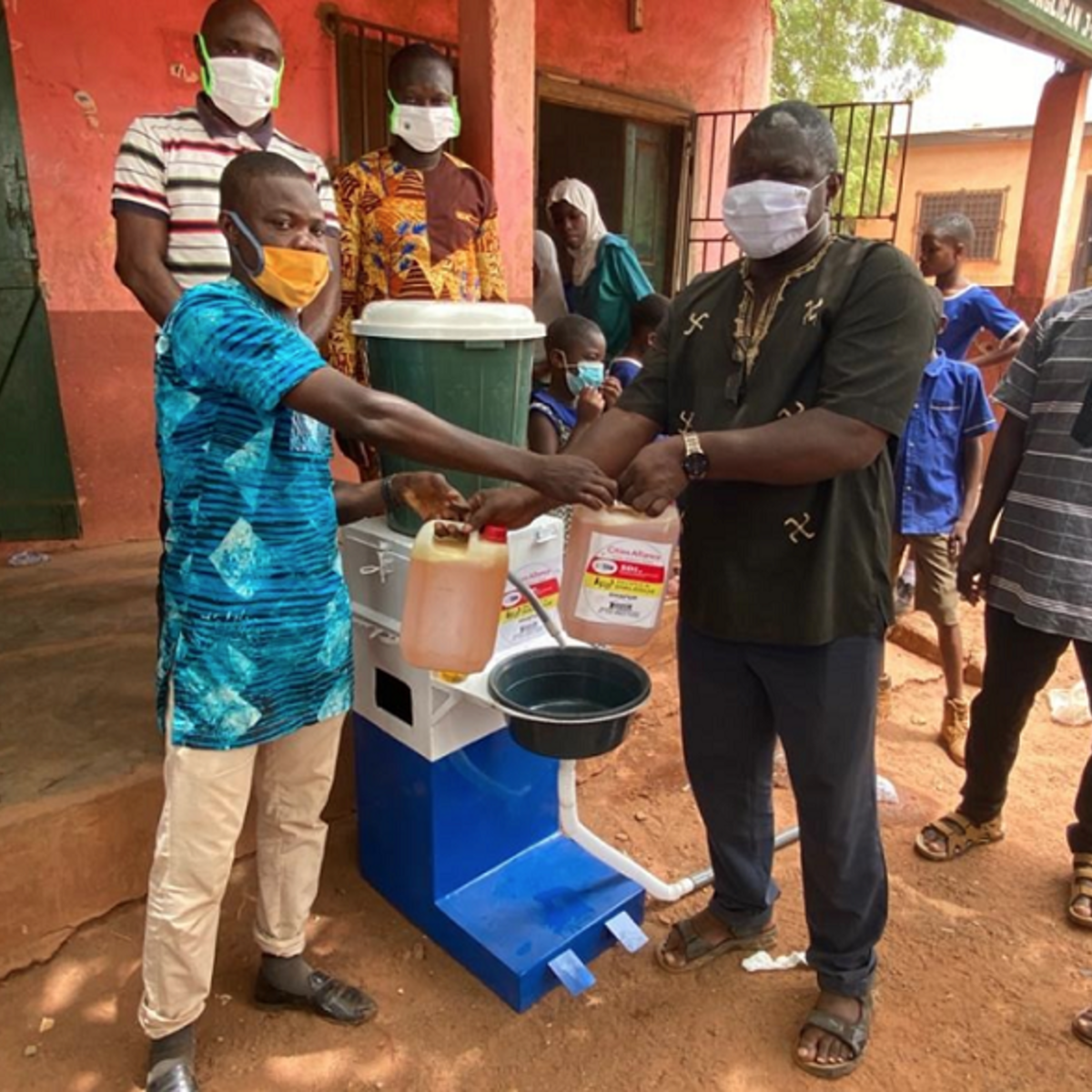 Distribution of handwashing stations in Ghana (photo by People’s Dialogue on Human Settlements)