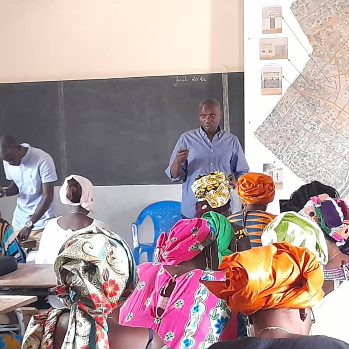 Data collection meeting in Senegal (photo by urbaSEN).