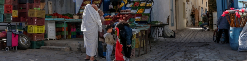 Tunisia_shop_women