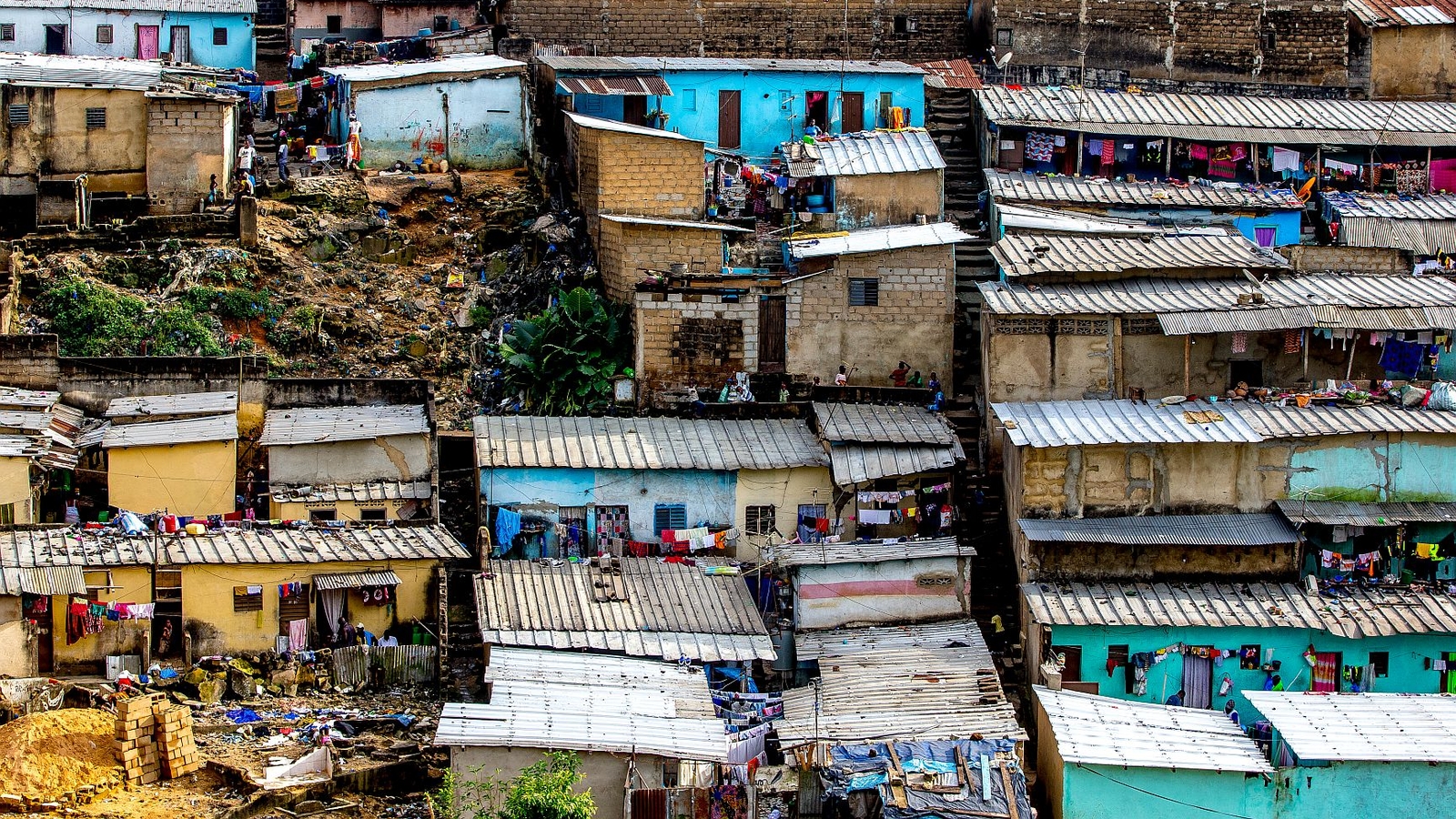 Slums in Abidjan, Cote d'Ivoire. Photo:Julian-AdobeStock.com