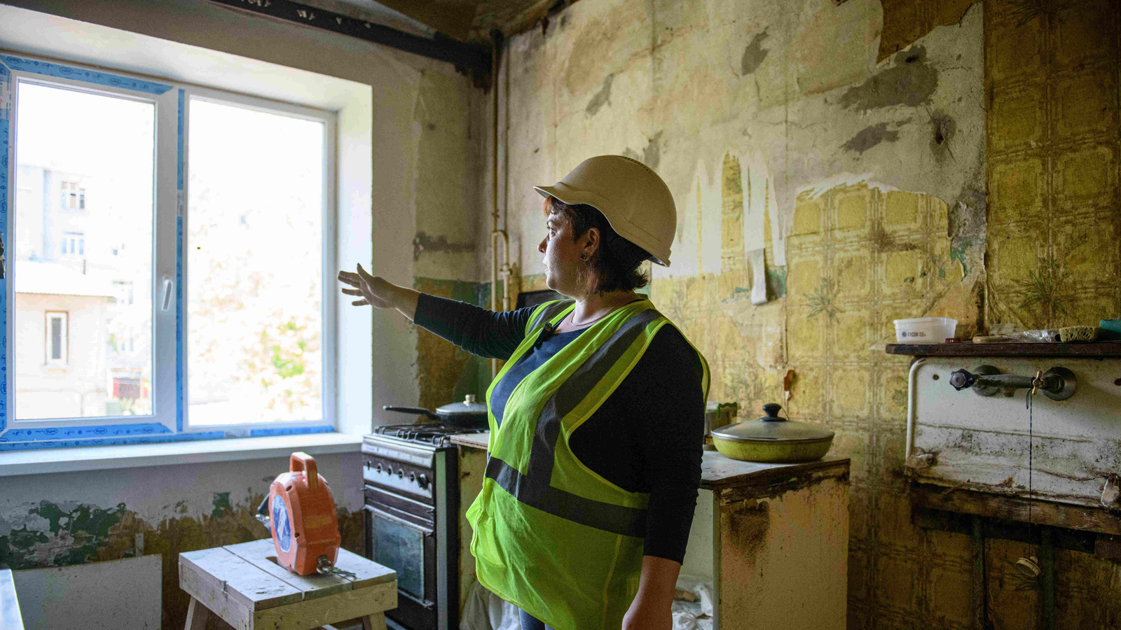 Woman in Kharkiv, Ukraine. Photo: Olha Ivashchenko - UNOPS   